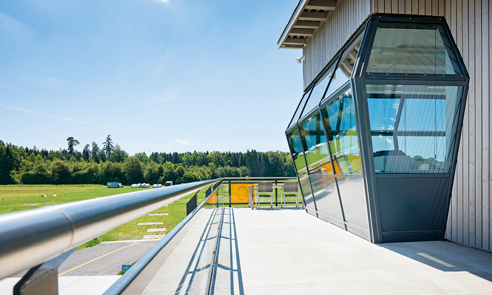 Glass facade s: 311 | Flughafen Speck Tower Fehraltorf