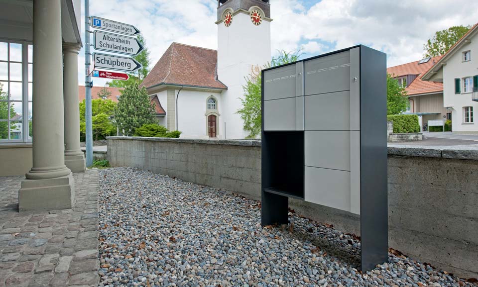 Mailbox s: 68 Z8 with laser cut house number | Schüpfen